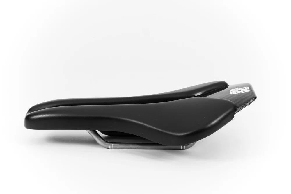 Wove Mags Metal Saddle