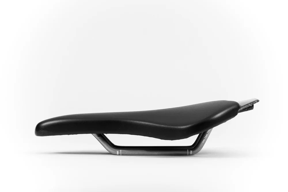 Wove Mags Metal Saddle